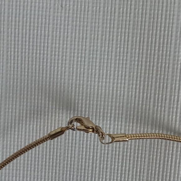 Gold Toned Rhinestone Flower Cluster Pendant Omega Chain Collar Style Necklace - Picture 9 of 10